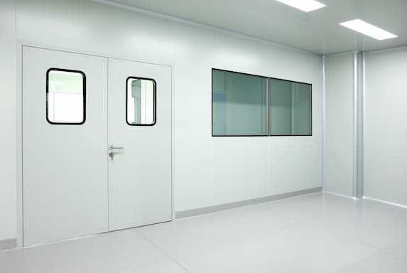 Methoden und Anforderungen an die Druckdifferenzkontrolle in Reinräumen